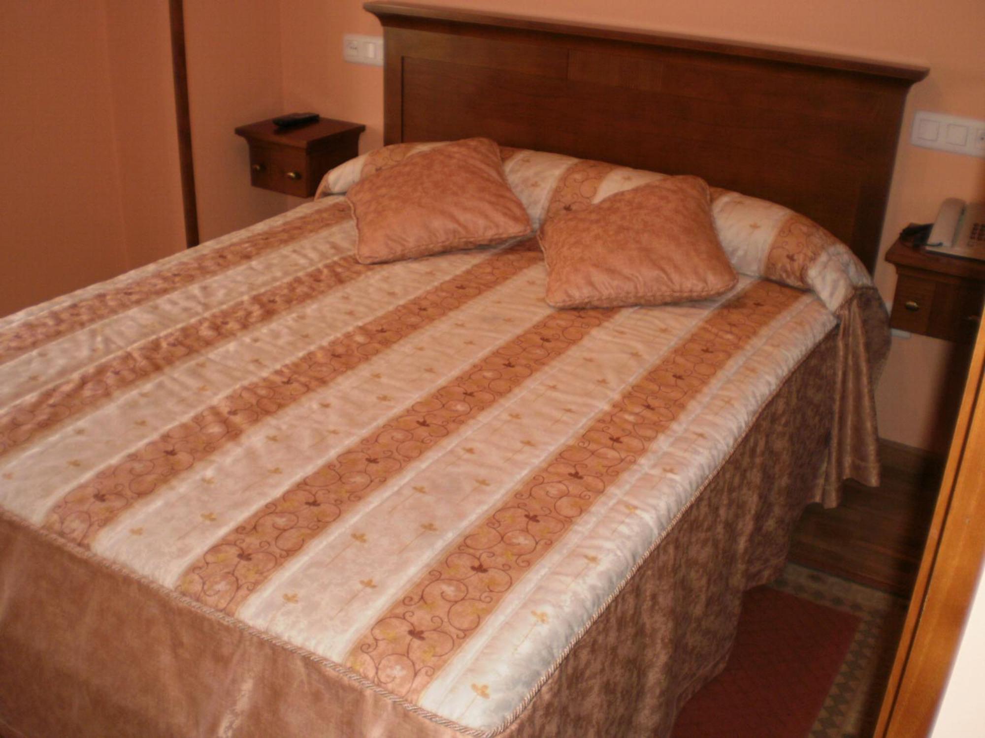Hotel Los 14 Pravia Zimmer foto