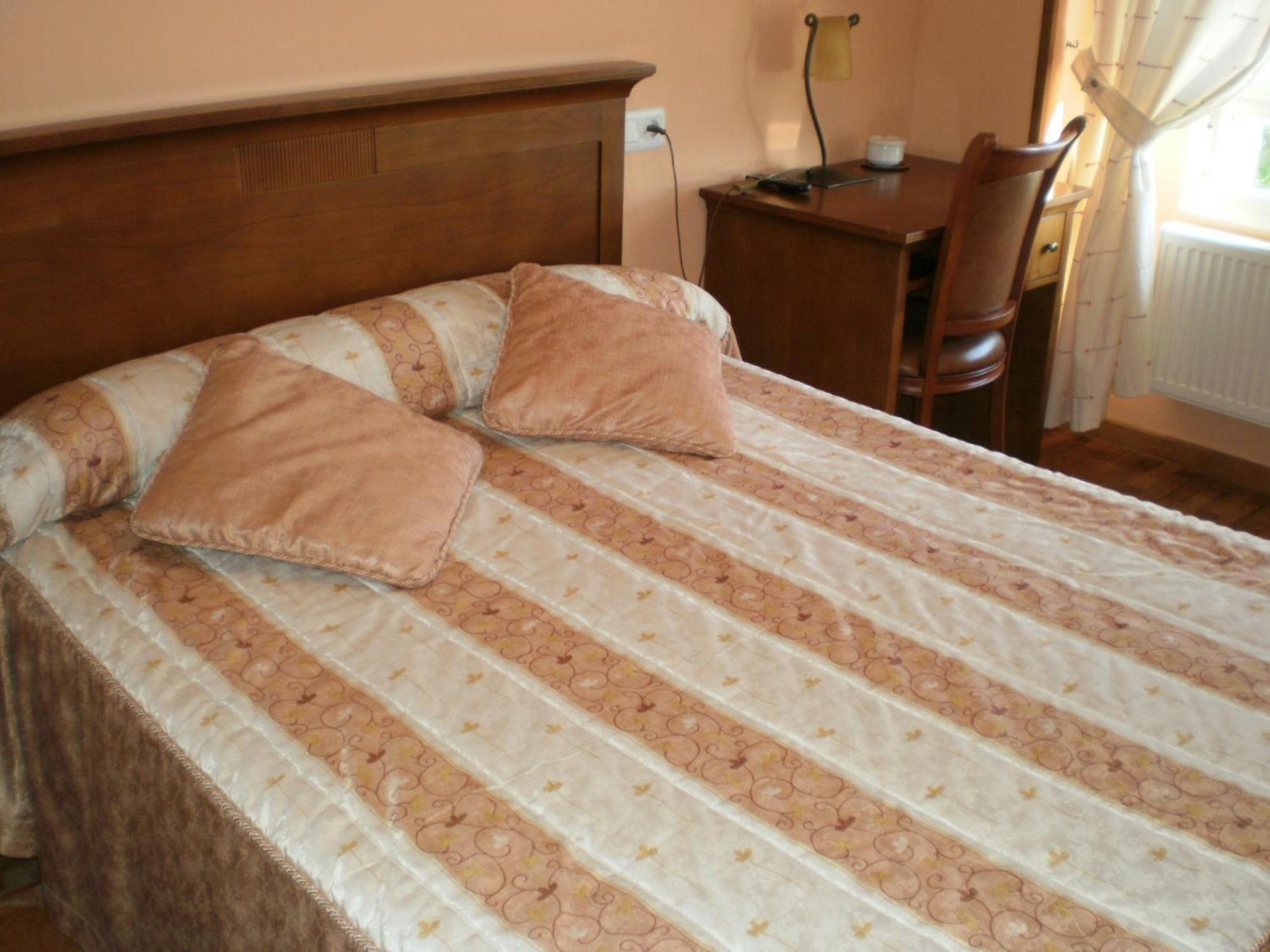 Hotel Los 14 Pravia Zimmer foto